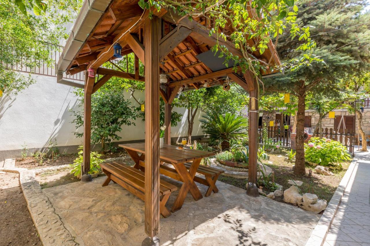 Studio Apartment Paradise Garden Split Luaran gambar
