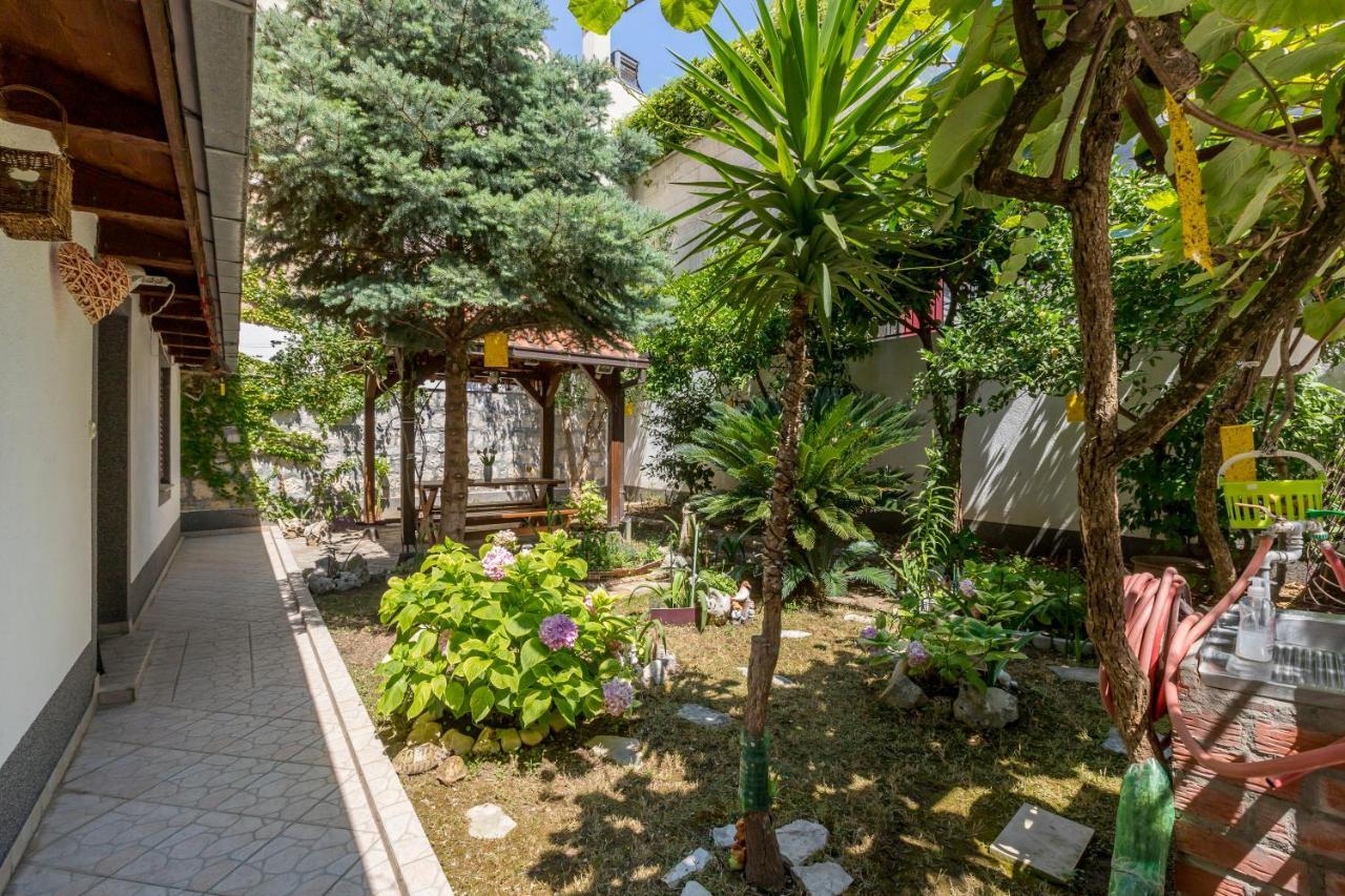 Studio Apartment Paradise Garden Split Luaran gambar